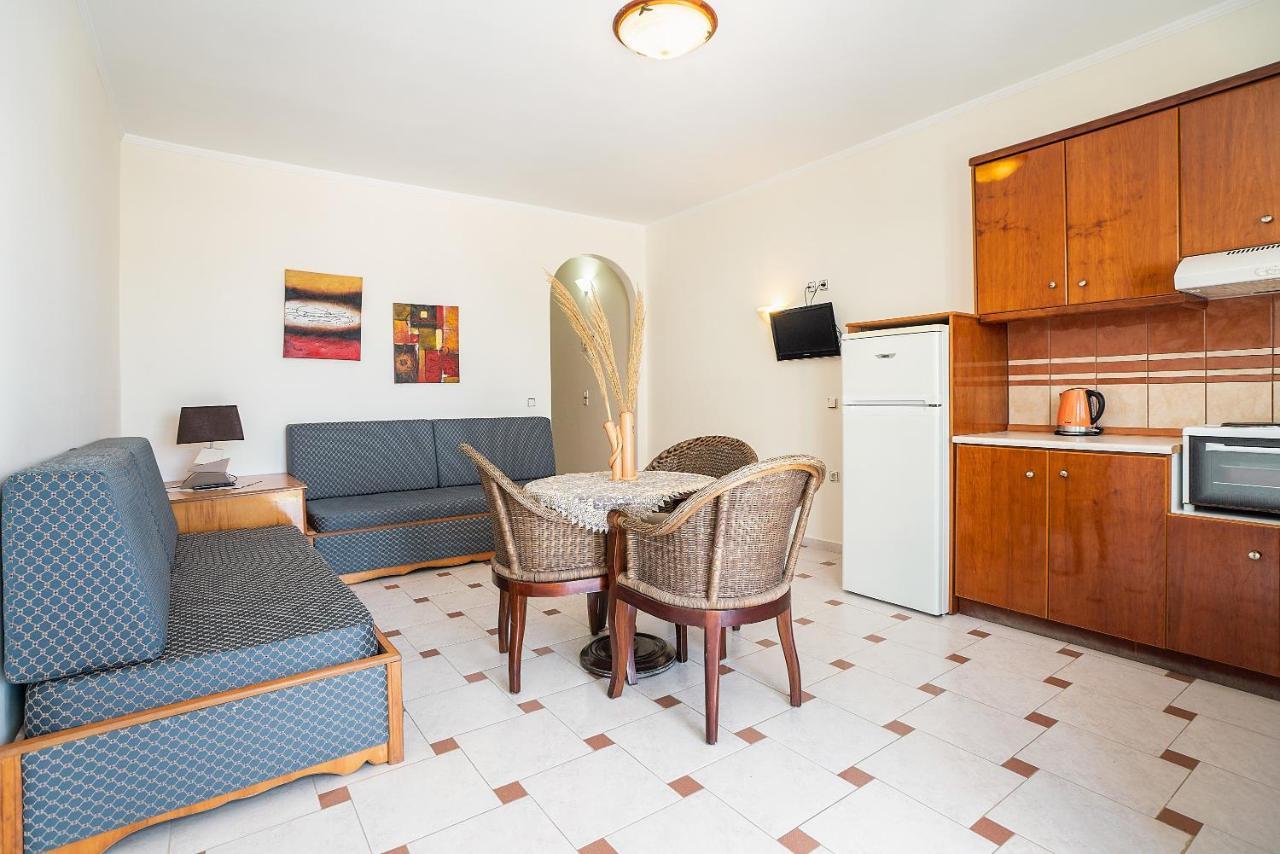 Livadia Beach Suite Eksteriør billede